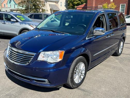 2015 Chrysler Town & Country Touring-L