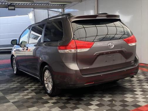 2014 Toyota Sienna XLE
