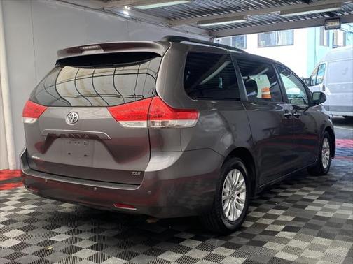 2014 Toyota Sienna XLE