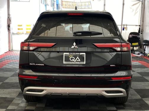 Black Diamond 2022 Mitsubishi Outlander SEL 2.5 S-AWC