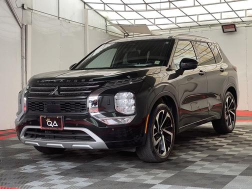 Black Diamond 2022 Mitsubishi Outlander SEL 2.5 S-AWC