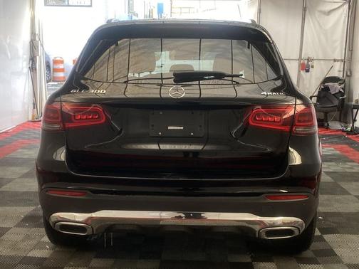 Black 2022 Mercedes-Benz GLC 300 4MATIC