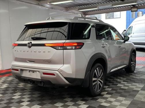 2022 Nissan Pathfinder Platinum 4WD