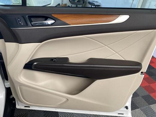 2017 Lincoln MKC Select