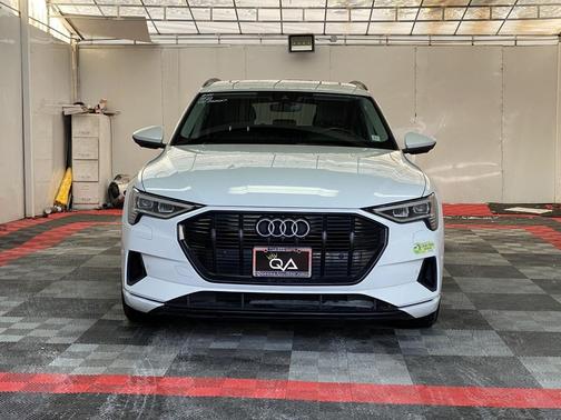 2022 Audi e-tron Premium