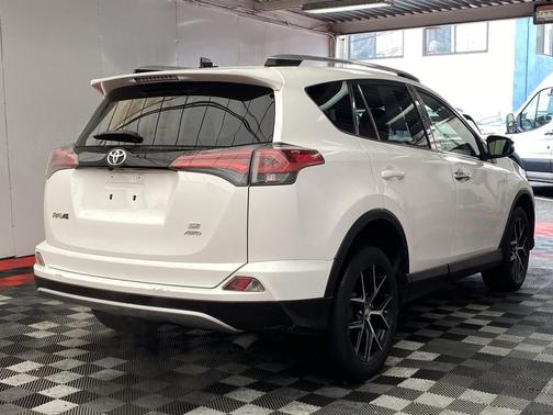2016 Toyota RAV4 SE