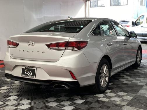 2018 Hyundai SONATA SE