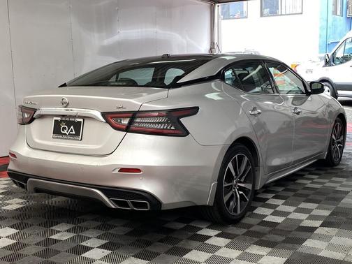 Brilliant Silver Metallic 2019 Nissan Maxima 3.5 SL