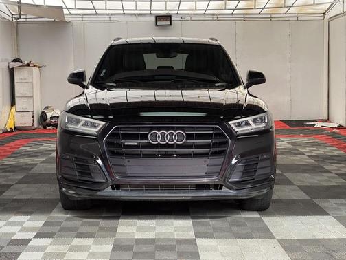 2020 Audi Q5 45 Titanium Premium