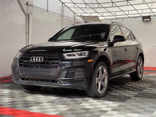 2020 Audi Q5 45 Titanium Premium