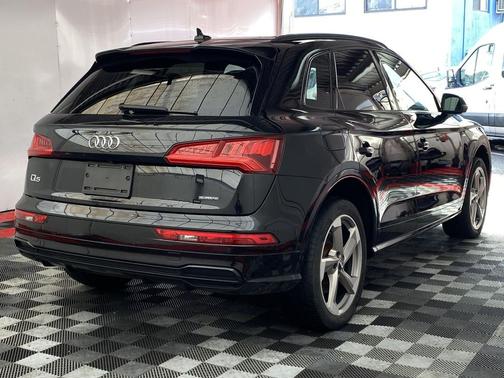 2020 Audi Q5 45 Titanium Premium
