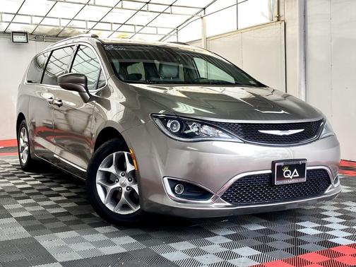 2018 Chrysler Pacifica Touring-L
