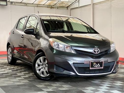2014 Toyota Yaris LE