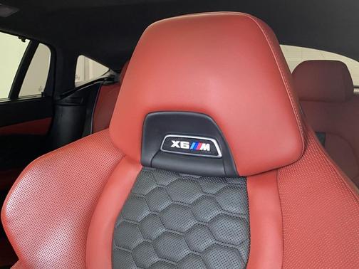 2021 BMW X6 M Base (A8)