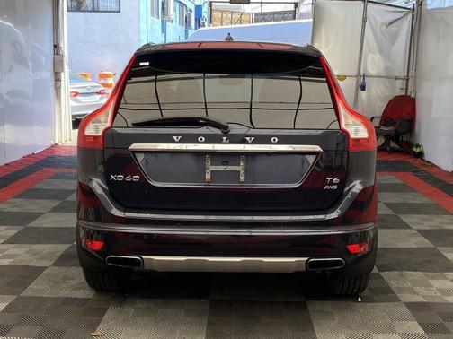 2016 Volvo XC60 T6 Drive-E Platinum