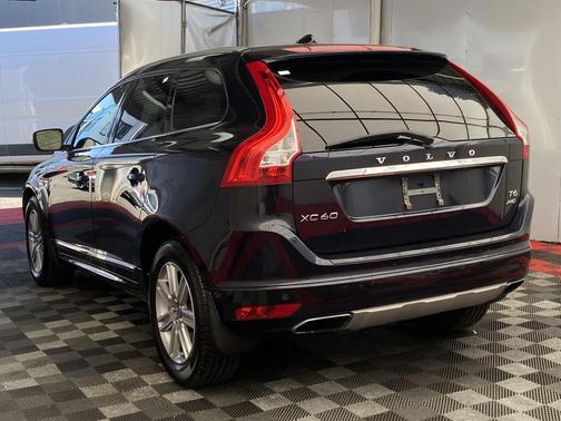 2016 Volvo XC60 T6 Drive-E Platinum