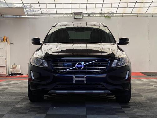 2016 Volvo XC60 T6 Drive-E Platinum