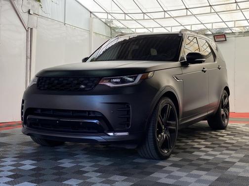 Santorini Black Metallic 2021 Land Rover Discovery P360 HSE R-Dynamic