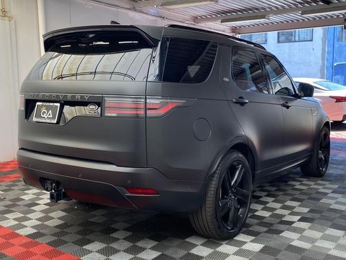 Santorini Black Metallic 2021 Land Rover Discovery P360 HSE R-Dynamic