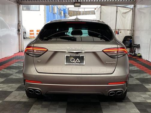 Grigio Metallic 2021 Maserati Levante Base