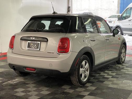 2017 MINI Hardtop Cooper