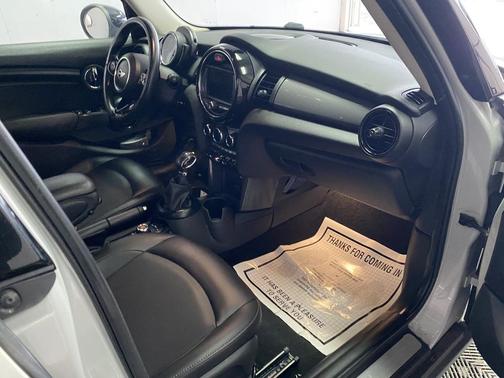 2017 MINI Hardtop Cooper