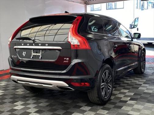2017 Volvo XC60 T5 Dynamic