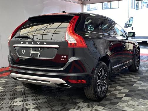 2017 Volvo XC60 T5 Dynamic