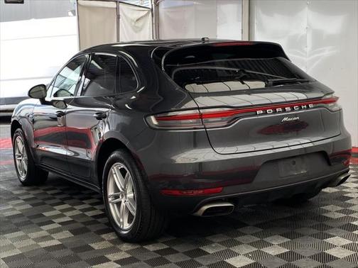 2020 Porsche Macan Base