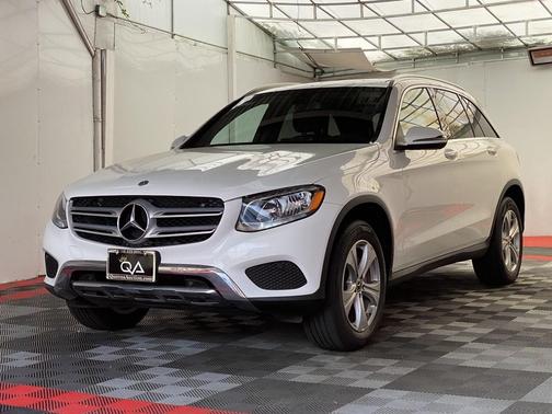 White 2018 Mercedes-Benz GLC 300 4MATIC