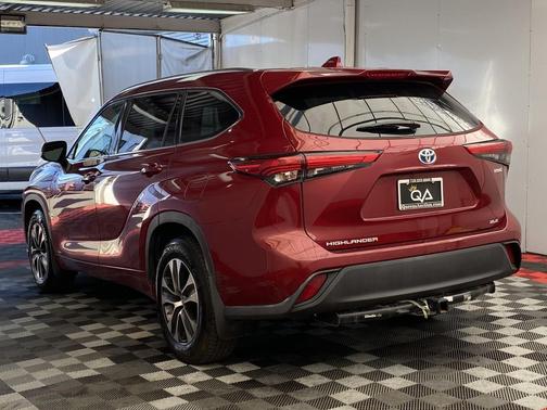 Ruby Flare Pearl 2020 Toyota Highlander Hybrid XLE