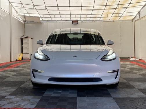 Pearl White Multi-Coat 2018 Tesla Model 3 Performance