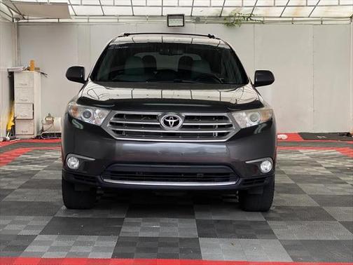 2011 Toyota Highlander SE