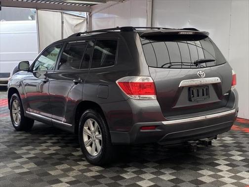 2011 Toyota Highlander SE