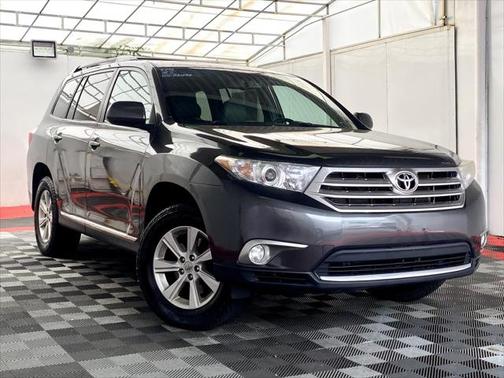 2011 Toyota Highlander SE