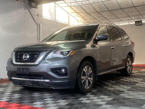 2018 Nissan Pathfinder SV