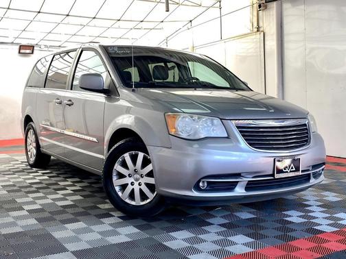 2014 Chrysler Town & Country Touring