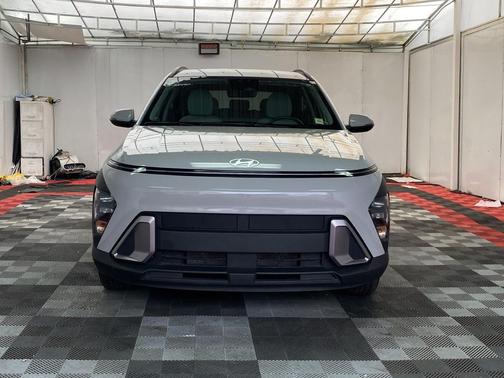 Cyber Gray Metallic 2025 Hyundai KONA SEL