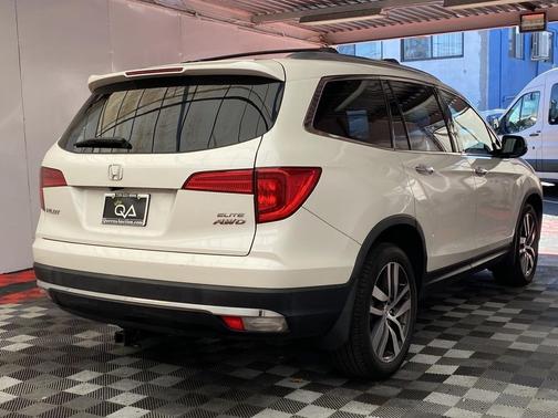 White Diamond Pearl 2017 Honda Pilot Elite