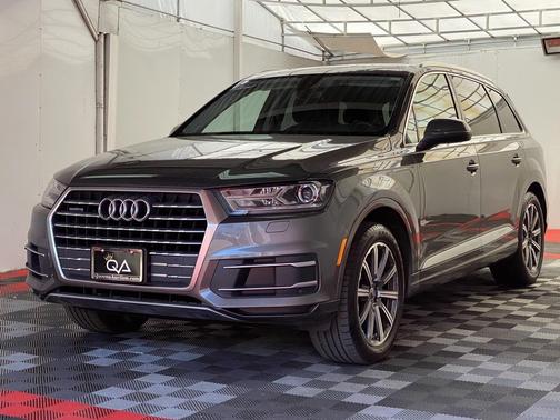 Graphite Gray Metallic 2018 Audi Q7 2.0T Premium Plus