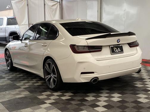Mineral White Metallic 2023 BMW 330 xDrive