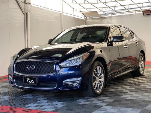 Hermosa Blue 2018 INFINITI Q70 3.7X LUXE