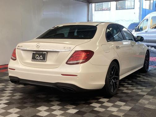 designo Diamond White Metallic 2017 Mercedes-Benz AMG E 43 4MATIC