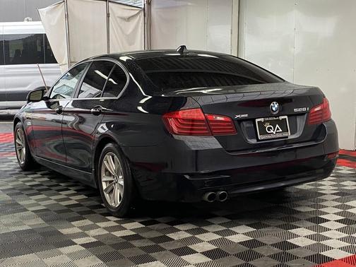 Imperial Blue Metallic 2016 BMW 528 xDrive