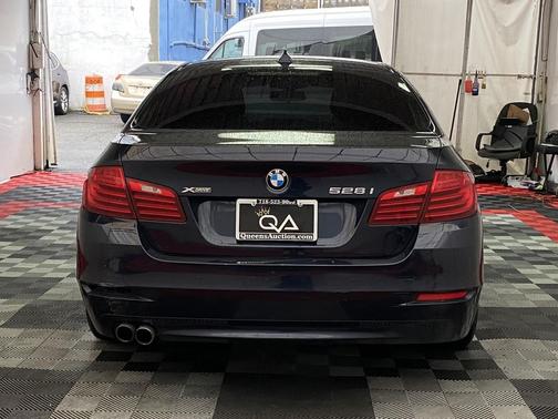 Imperial Blue Metallic 2016 BMW 528 xDrive