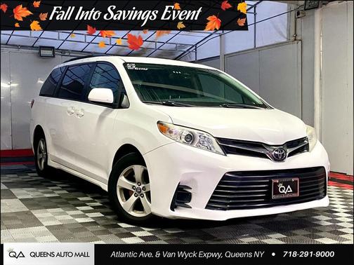 2018 Toyota Sienna LE