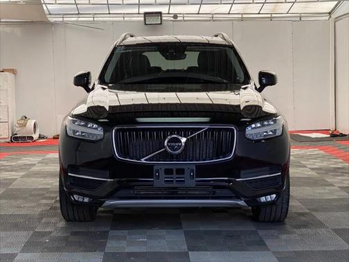 2019 Volvo XC90 T6 Momentum
