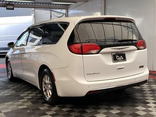 2020 Chrysler Pacifica Touring