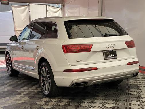 2019 Audi Q7 45 Premium Plus