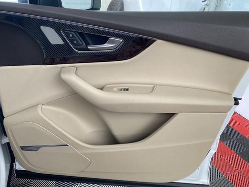2019 Audi Q7 45 Premium Plus